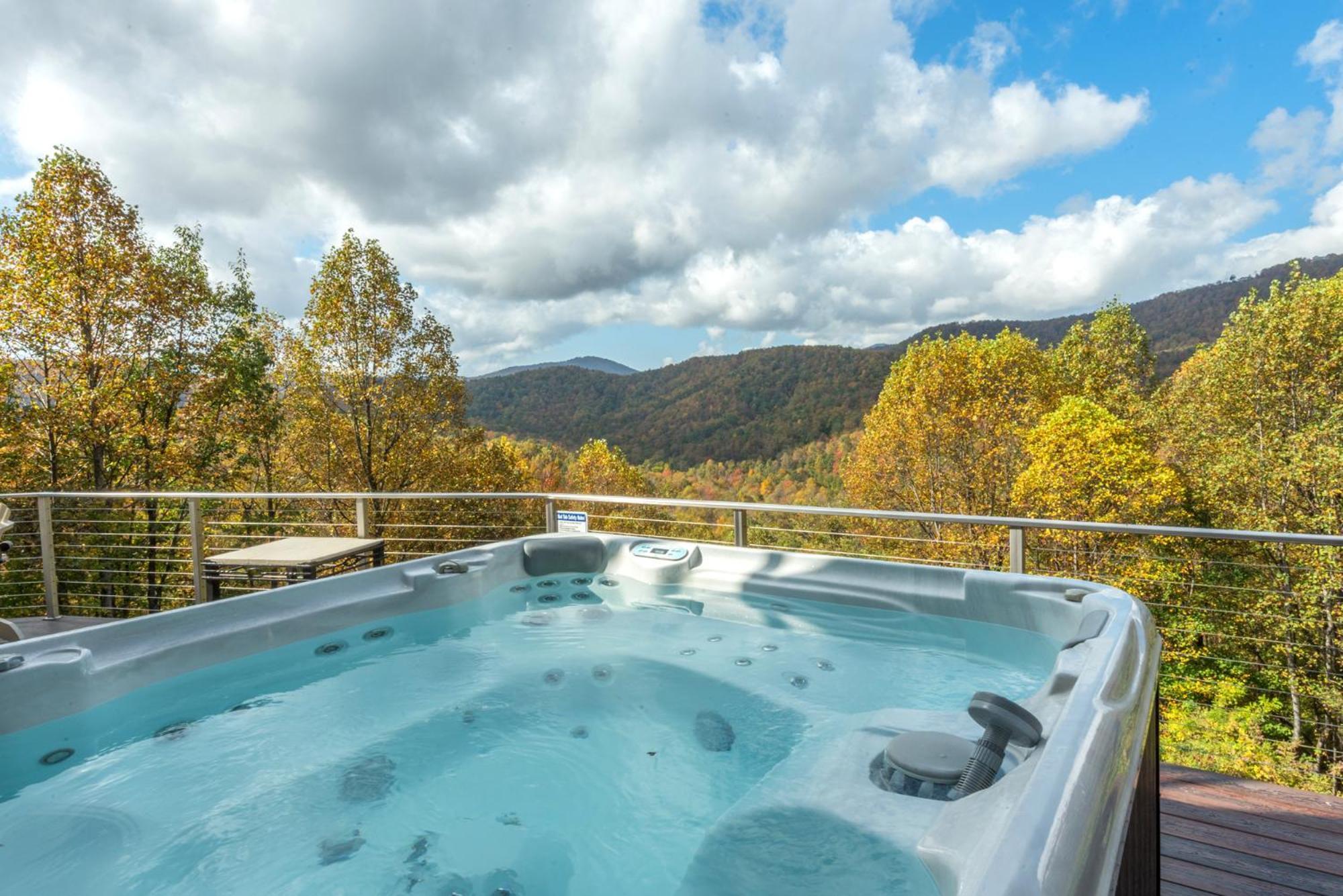 Skytop Chalet Pet Friendly, Hot Tub And Views Villa Black Mountain Exteriör bild